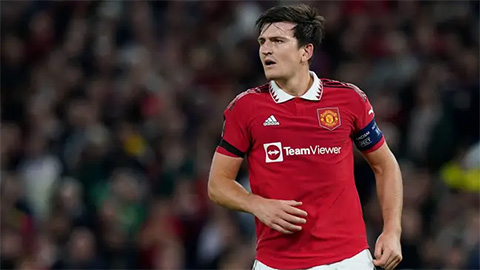 Fan Man United sốc với tên thật của thánh hài Maguire