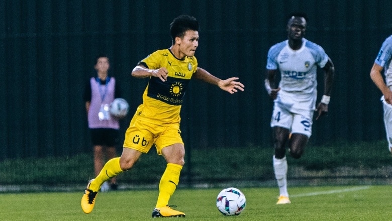 Quang Hải lại bị “lãng quên” ở Pau FC