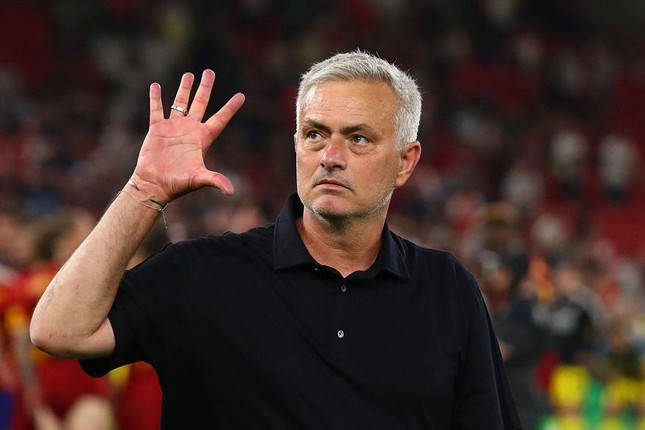 PSG gây sốc, mời HLV Mourinho về dẫn dắt Messi