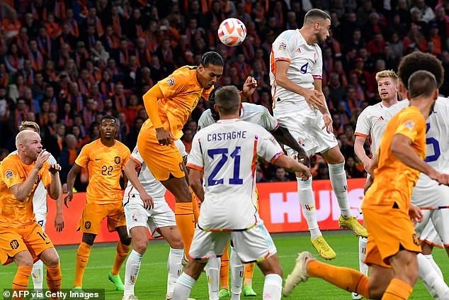 Hà Lan giành tấm vé vào vòng bán kết UEFA Nations League