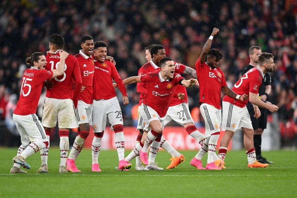 Man City gọi, Man Utd trả lời để tạo thành derby Manchester tại chung kết FA Cup