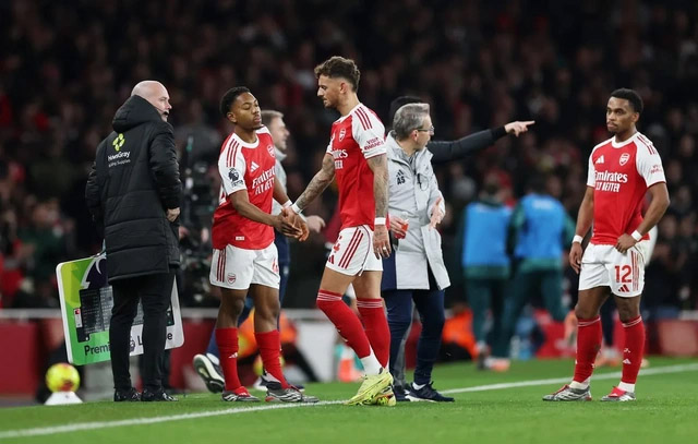 Arsenal tiếp tục gặp vận đen